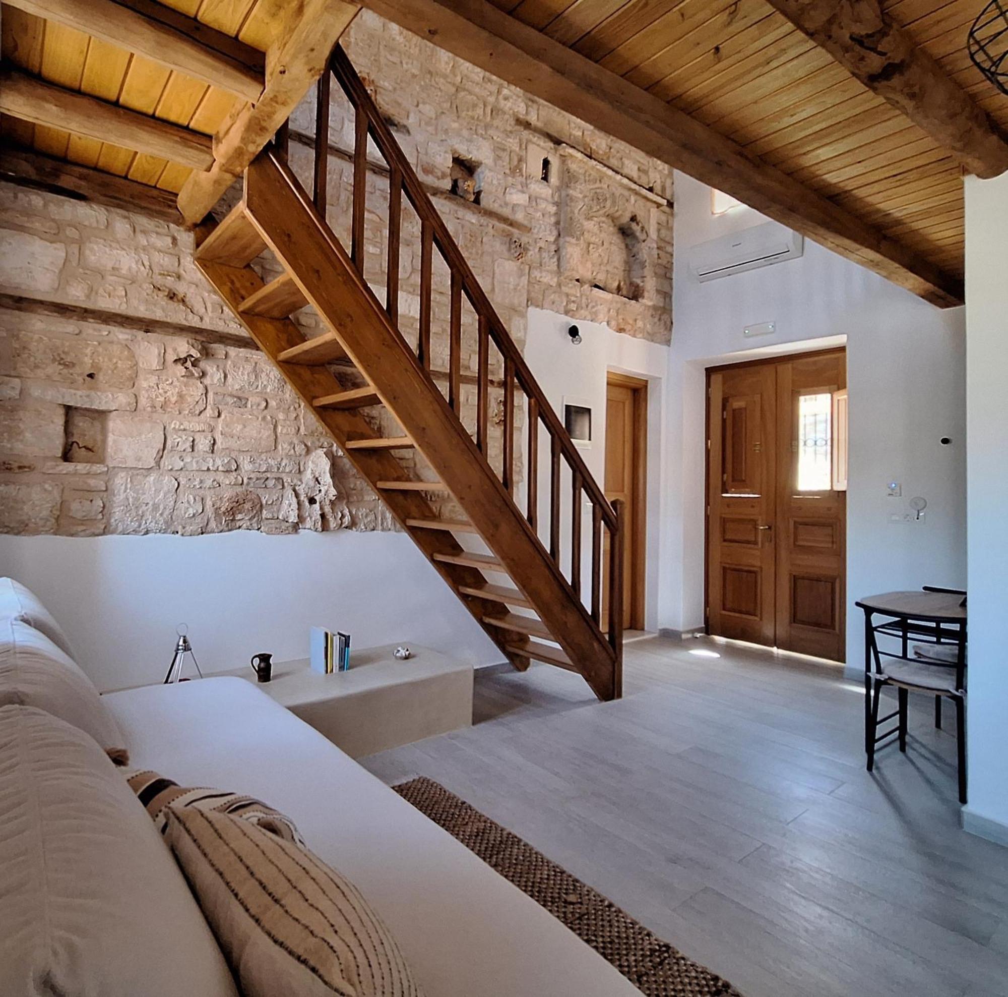 Ferienwohnung To Pefko - Mezzanines - Meyísti Exterior foto
